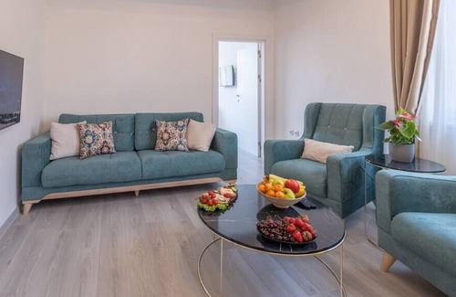 Sofia City Center Apartment | + New +Sophisticated Apt/Wifi 500Mbps/FREE parking