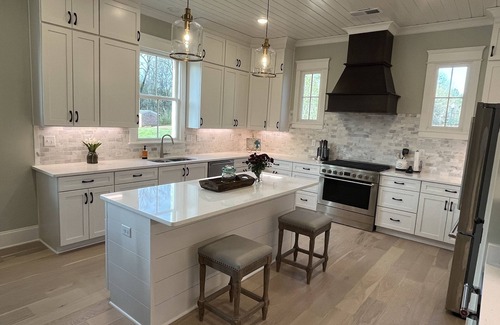 Oxford House | New Southern Charmer w/screened in porch near Ole Miss & Oxford Square