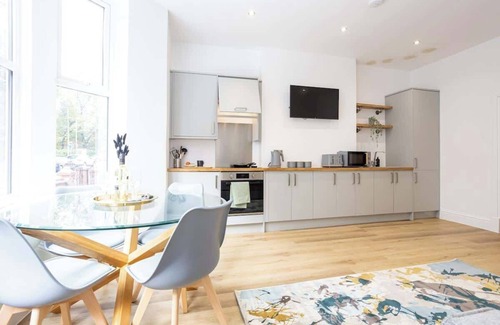 Walkden Apartment | NEW! Spacious Flat, Ideal for Business, Sleeps 4!