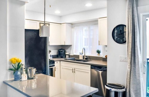 Green Lake House | NEW! Spacious 3-BR Townhouse w/ outdoor patios, one block from Greenlake.