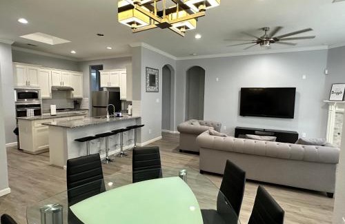 Garland House | New Spacious 5-bedroom Home for Large Family