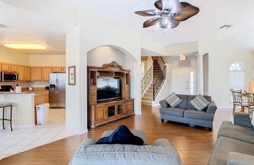 Calabay Parc Villa | NEW! Spacious 5BR Home w/Private Pool+Spa in Scenic Davenport Location