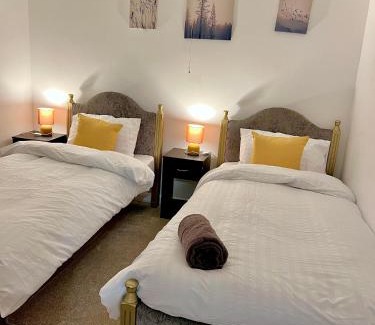 Ecclesfield Apartment | NEW Spacious 6 Guests House Sheffield WIFI Parking