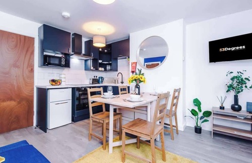 Crewe Apartment | NEW! Spacious apartment, ideal for business & work