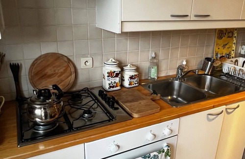 Watermael-Boitsfort Apartment | NEW! Spacious, bright 2-bedrm, Ixelles Solbosch, great amenities. 2-wk+ stays
