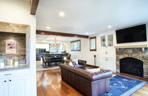 The Reserve House | NEW Spacious bright home. Stunning Mountain Views, Close to resorts and downtown