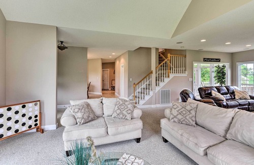 Columbia House | NEW! Spacious Family Getaway w/ Deck & Game Room!