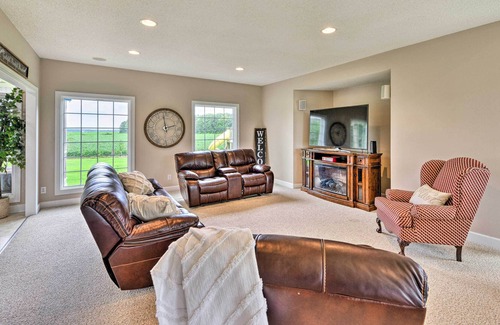 Columbia House | NEW! Spacious Family Getaway w/ Deck & Game Room!