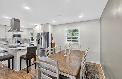 Woodbridge House | NEW! Spacious Getaway Near DC & Potomac River