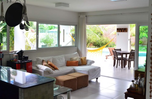 Ponta do Mangue House | New, spacious, modern and cozy home in seaside condominium