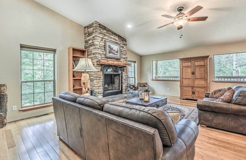 Cloudcroft House | NEW! Spacious Mountain Retreat: Ski, Hike + More!