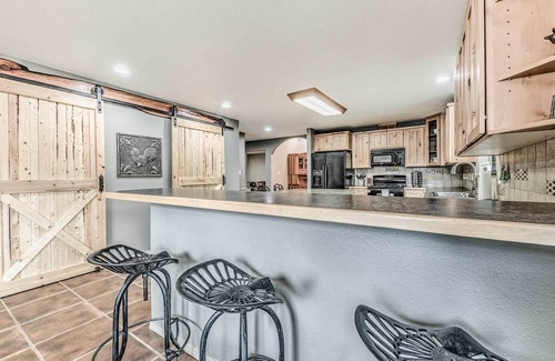 Cloudcroft House | NEW! Spacious Mountain Retreat: Ski, Hike + More!