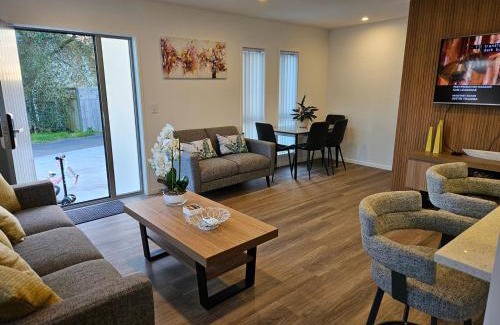 Pakuranga Heights Apartment | New spacious townhouse