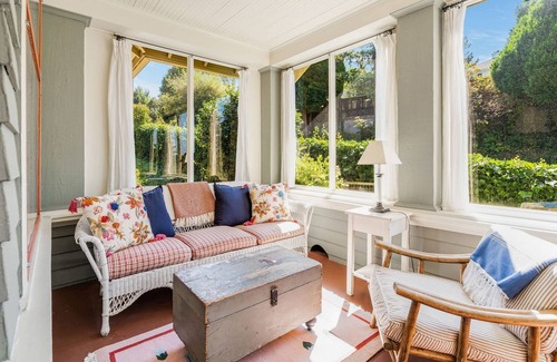 West Queen Anne House | NEW! Spacious Vintage Queen Anne Home with Outdoor Space 4 Miles to Everything Seattle & Stadiums