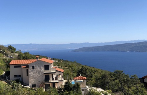 Ripenda Kosi House | New ! Spacious year-round luxurious villa with stunning sea views!