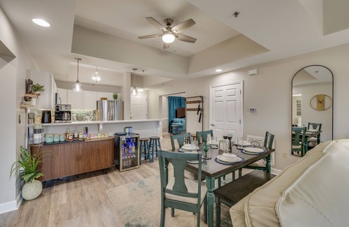Bluff City Condo | New, SpeedwaySkyview, Penthouse3BR/3BA