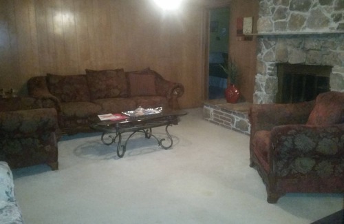 South Arlington House | NEW! Sports Cottage Perfect for Attending Sports Events in Arlington, Texas