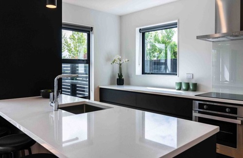 Edgeware House | New State Of The Art Sunny Warm free Park