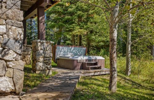 Tamarack Resort House | New! Steelhead Chalet 23 - Tamarack Resort - Deck - Garage - WiFi - Hot tub
