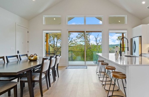 Lakeland Park House | New Steiner Ranch Home w/Balcony Dining & Upgraded Features