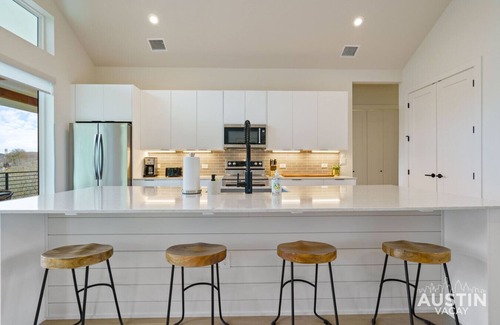 Lakeland Park House | New Steiner Ranch Home w/Balcony Dining & Upgraded Features