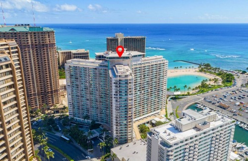 Waikiki Apartment | [New] Steps to Beach | Resort Amenities | Kitchen