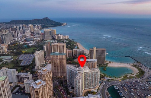Waikiki Apartment | [New] Steps to Beach | Resort Amenities | Kitchen