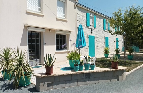 Saint-Hilaire-la-Palud Apartment | New studio in the heart of the Marais Poitevin, ideal for a change of scenery