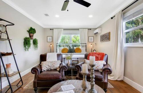 El Cid Apartment | New Studio Apartment w Kitchen - A