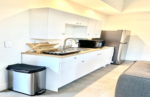 Larchmont Apartment | New Studio Apartment in Larchmont Village