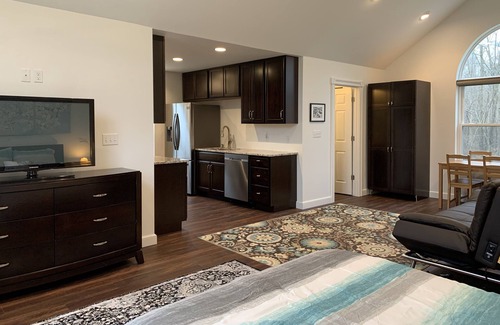 Huntsburg Apartment | New studio apartment just minutes from wine country and Lake Erie