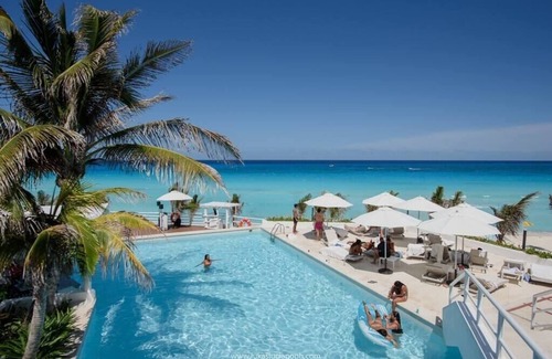 Zona Hotelera Apartment | New Studio at the beach, side ocean view