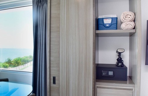 Zona Hotelera Apartment | New studio, stunning lagoon views, beach access