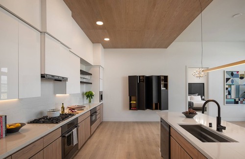 Enterprise Apartment | New Stunning 2-Bedroom Penthouse in gated community and near the Strip