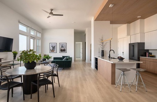 Enterprise Apartment | New Stunning 2-Bedroom Penthouse in gated community and near the Strip