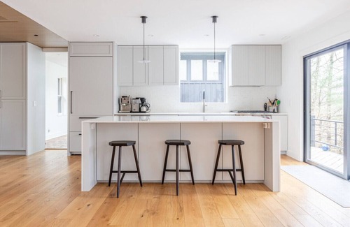 New Paltz House | NEW: Stunning Designer Lakefront Estate w/Hot Tub