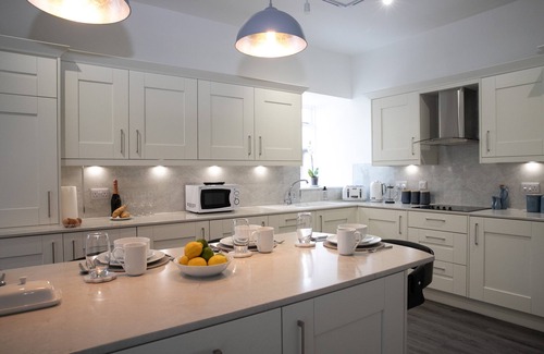 Elgin House | NEW Stunning home in Moray Sleeps up to 8