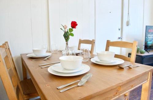 Moose Jaw Apartment | NEW Stunning Large Gorgeous Space Downtown Parking Coffee