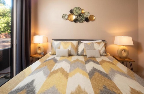West Sedona House | *NEW* Stunning Southwest Retreat w/King Suites