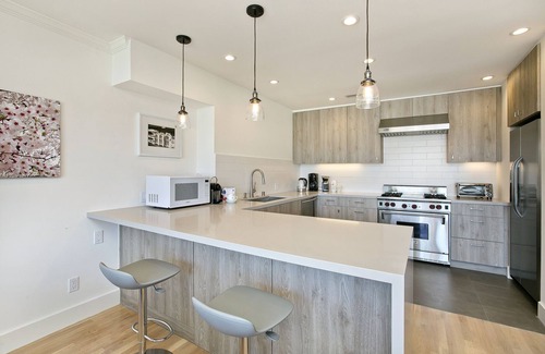 Dolores Heights Apartment | NEW stunning spacious apt with sweeping views