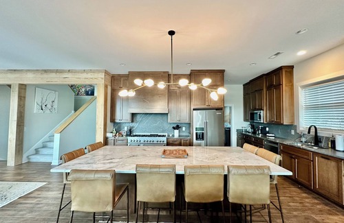 Crane Hill House | New! Stunning Treetop Mansion on Smith Lake - Sleeps 22!