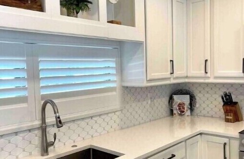 Lighthouse Point House | NEW! Stunning Waterfront, 4 Bedrm, 4 Bath, Heated Pool, Dock, New Decorn