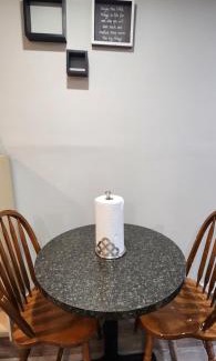 Transcona House | New Stylish 2-Bedroom Basement Suite