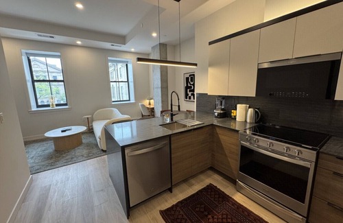 Downtown Halifax Apartment | *NEW Stylish 2B/1B Downtown Halifax