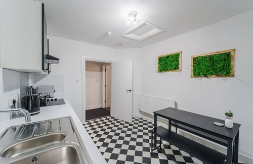 Derby Apartment | New Stylish Apartment I Deluxe Studio App
