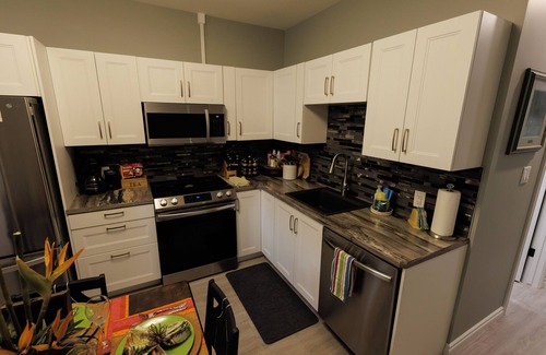 Saskatoon House | New Stylish Basement Suite | Private Entry | Quiet Neighborhood