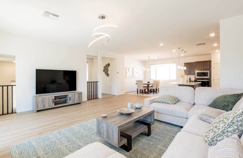 Sovana House | New Stylish Bliss Stay 5 Bedroom