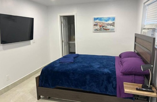 Royal Poinciana House | New Stylish One Bedroom Close to Beach and Hard Rock #21-A