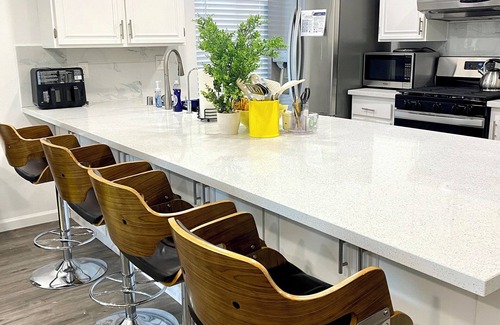 Mira Mesa House | New Stylish Stay Mira Mesa home W/Game Room Fun Near All Hot Spots of San Diego!