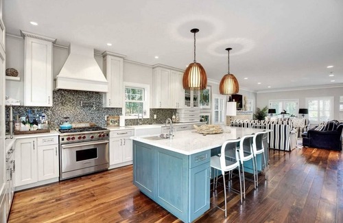New Suffolk House | New Suffolk Compound w/Private Pool